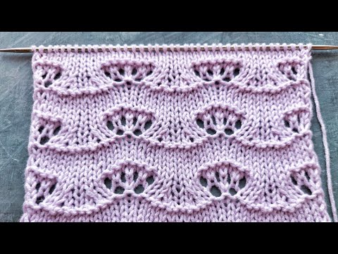 Видео: Волнистый узор с ажурными ракушками для вязания джемпера, палантина