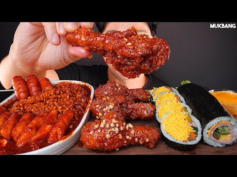 Видео: жареный цыпленок и острая лапша CHICKEN & SPICY TTEOKBOKKI FIRE NOODLES & GIMBAP EATING ASMR MUKBANG