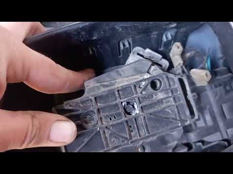 Видео: Как разобрать зеркало Авенсис Т25 2003-2006г