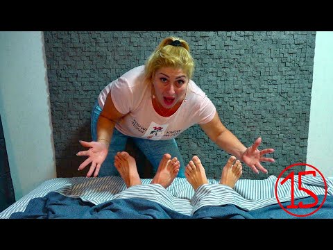 Видео: ЛАГЕРЬ ДЕНЬ 15! КТО ОКАЗАЛСЯ В ПОСТЕЛИ УЧИЛКИ?!