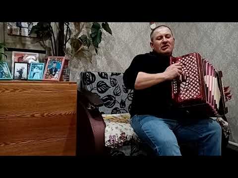 Видео: Ты одна стоишь у клёна!