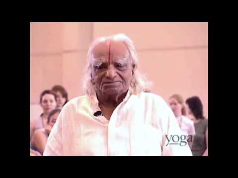 Видео: В йоге нет последовательности выполнения асан |Осознанность в йоге |БКС Айенгара Йога для начинающих