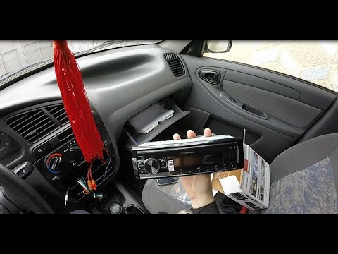 Видео: Установка процессорной магнитолы Pioneer MVH S510 BT