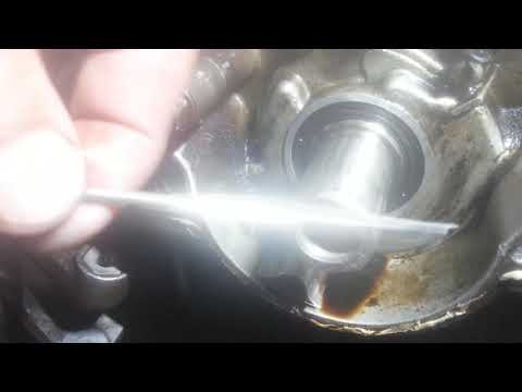 Видео: Как быстро найти течь масла