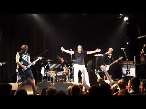 Видео: Кукрыниксы -- Жизнь бывает разная (Б2 06.07.2013)