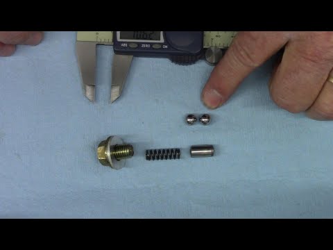 Видео: Ремонт заклинившего клапана сброса давления масла на Polaris 800 в мастерской D-Ray