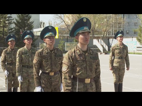 Видео: Кто может попасть на службу в Президентский полк