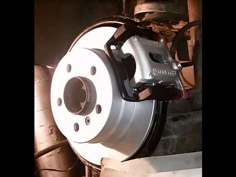 Видео: Мерседес А класса 169 кузов ремонт тормозов. Замена колодок и реставрация суппортов. (часть 7)