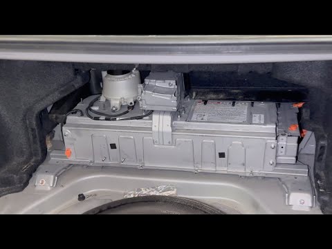 Видео: Код P0A80, ​​часть 1: замена гибридного аккумулятора для Toyota Camry 2013-2017