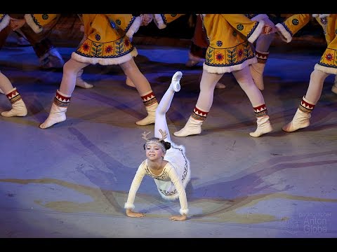 Видео: Якутский танец Праздник молодого оленя"