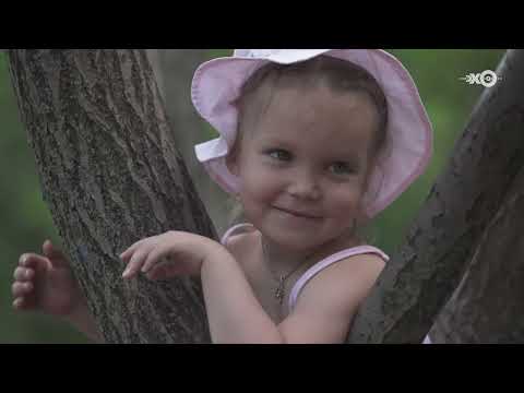 Видео: Я улыбаюсь. Ребёнок в семье слепых