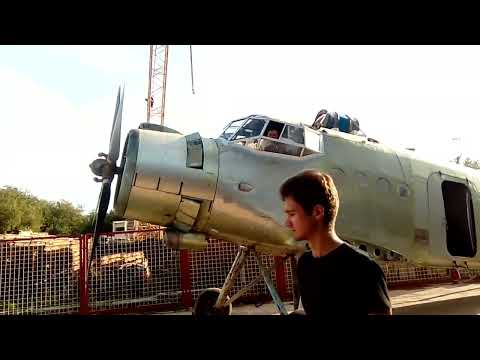 Видео: Гонка двигателя  ремонтного самолёта Ан-2 после долгого простоя.