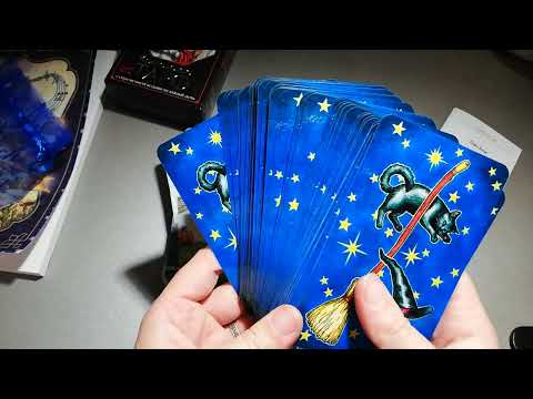 Видео: Сара Блэк Колдовское Таро и Дебора Блейк Таро Повседневной Ведьмы. Сравнительный обзор. Часть 1