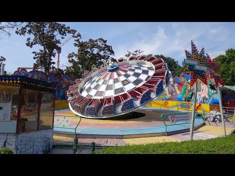 Видео: Центральный городской парк Калининграда. Аттракцион Hulli Gulli. 13 июля 2019 г.