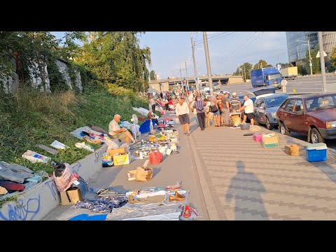 Видео: Барахолка в воскресенье на Почайной Киев.