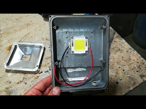 Видео: Ремонт светодиодного прожектора без денежных затрат.