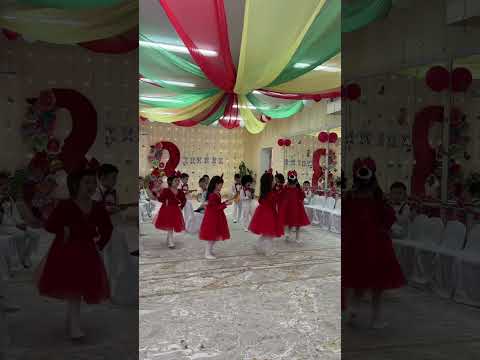 Видео: 16 Қыз КӨРІНІС- 8 Наурыз 😍😍😍