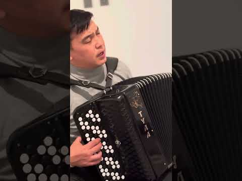 Видео: Арқаның аруы Айсұлу әні - Таубай Қондыбай