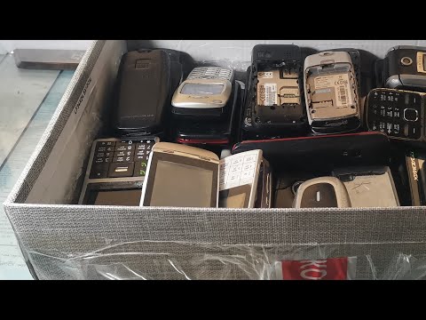 Видео: ☢️Ящик Пандоры5кг или 60 телефонов за 30$!!👍 Продолжаю распаковку посылки кнопочных! Ищу эксклюзив!🤠