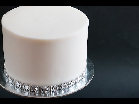 Видео: Урок по созданию острых краев на торте из мастики