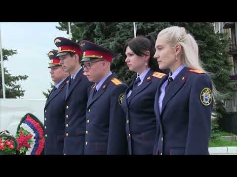 Видео: "Служа Закону" (песня о профессии следователя. Автор и исполнитель А.Фоминых)