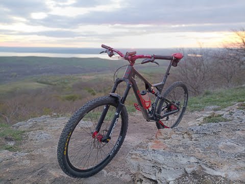 Видео: Карбоновый двухподвес с АлиЭкспресс за 200 к в 2025 году на раме Spcycle m868 (китайский Orbea Oiz)