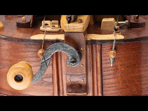 Видео: Четырёх-струнная хроматическая русская колёсная лира.