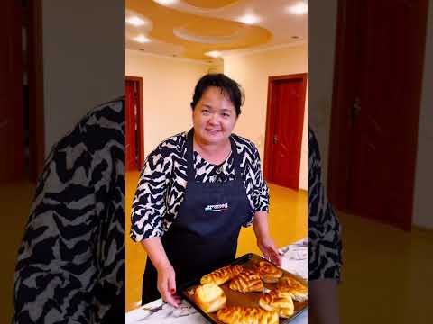 Видео: Сдобные, вкусные  булочки с разными начинками. С вареной сгущенкой, с маком и яблоками