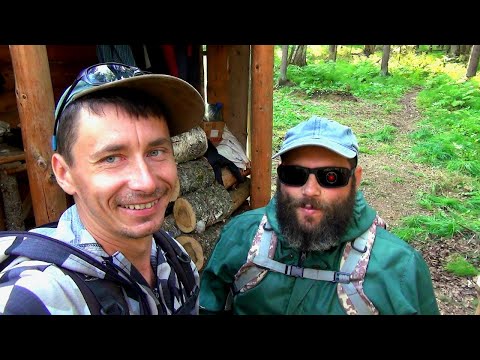 Видео: НА ТАЕЖНОЙ ИЗБЕ 10 ДНЕЙ! ЧАСТЬ1 Готовим избу к зиме.Покрывает крышу баннером. Зов тайги.