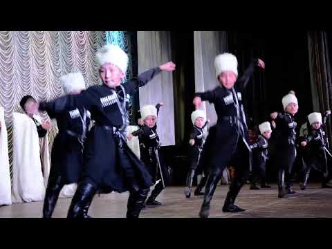 Видео: 2014 Буряты отлично танцуют лезгинку) театр "Байкал" и школа танцев театра "Байкал"