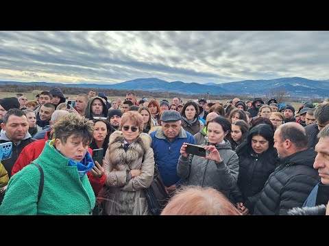 Видео: Пореден протест на пътя между Кюстендил и Ябълково