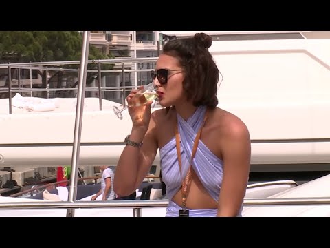 Видео: Монако, год в тайнах королевской семьи