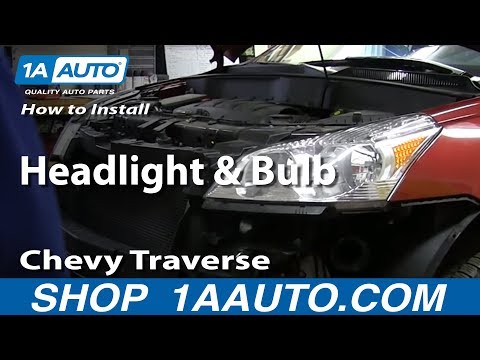 Видео: Как заменить фару и лампу на внедорожнике Chevy Traverse 09-12