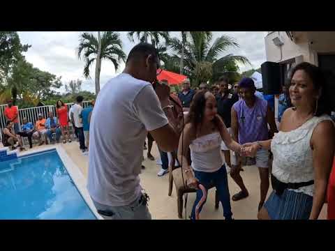 Видео: Лаймовый Backyard Barbecue с Nav's Grill