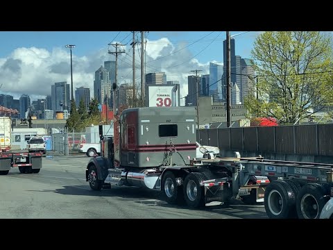 Видео: April 3, 2024 погнали поработаем ещё денёк в портах ￼ на ￼Peterbilt 389 C15 Cat