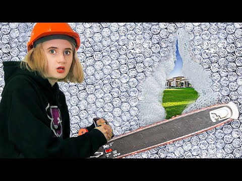 Видео: 100 СЛОЕВ ПУЗЫРЧАТОЙ ПЛЕНКИ ! ЭКСТРЕМАЛЬНЫЙ Челлендж !!