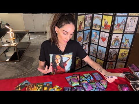 Видео: СТРЕЛЕЦ Обожаю гадать на картах Таро. Что чувствует ваш человек, что дальше?