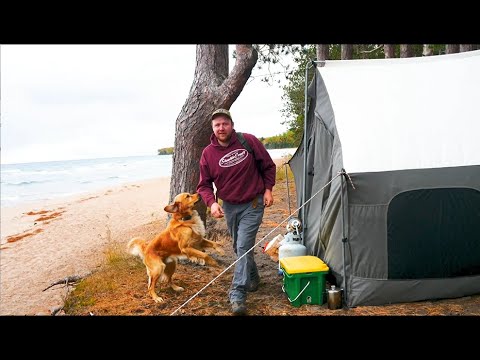 Видео: Удаленный палаточный кемпинг вдоль озера Верхнее