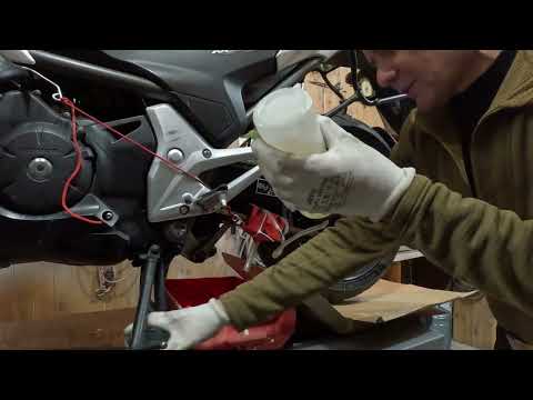 Видео: Як помити та змастити ланцюг на Honda NC700X: мій досвід