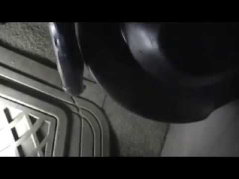 Видео: Замена привода двери в сборе для грузовика Chevy Gmc 90-х годов (щелчок в приборной панели)