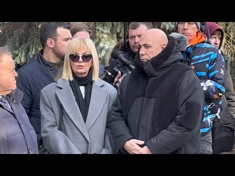 Видео: ВСЕ ЗВЁЗДЫ ПРИШЛИ ПРОСТИТЬСЯ С ОТЦОМ ФИЛИППА КИРКОРОВА | ТРОЕКУРОВСКОЕ КЛАДБИЩЕ  21 марта 2025 г.