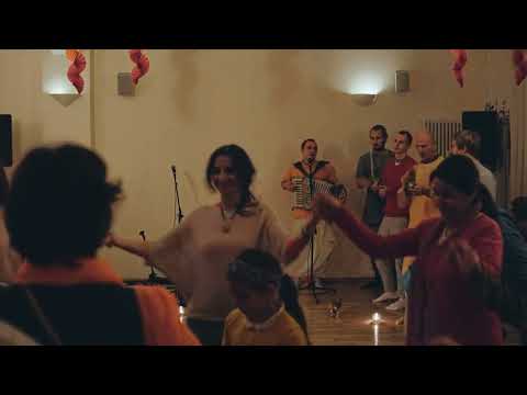 Видео: Achintya Gaura | Mantra Yoga Meditation | ISKCON | Heidelberg 2022 | Мантра Медитация | Kirtan