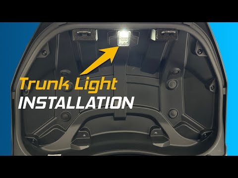 Видео: Установка внутреннего освещения багажника Honda Goldwing и дополнительного жгута проводов