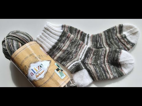 Видео: Носки детские на 4-5 лет, связанные спицами. Socks for children, knitted with knitting needles.