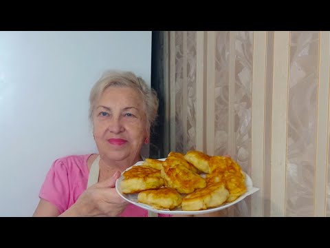 Видео: Самые пышные оладьи с яблоками.Готовятся очень быстро без заморочек.Ваша семья будет довольна.