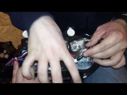 Видео: Установка светодиодных ламп в фары Volkswagen Golf 4