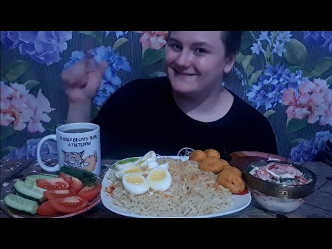 Видео: Мукбанг/ Лапша🍜 летний салатик🥗/отвечаю на вопросы/ Поговорили