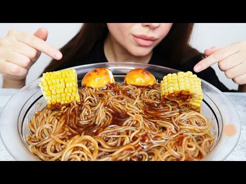 Видео: 🌽🥚🍜/ASMR/Лапша с Острым соусом/Кукуруза/Яица/Звуки еды
