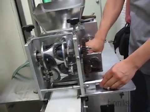 Видео: Аппарат (Ю. Корея) для производства пельменей, вареников, мант.