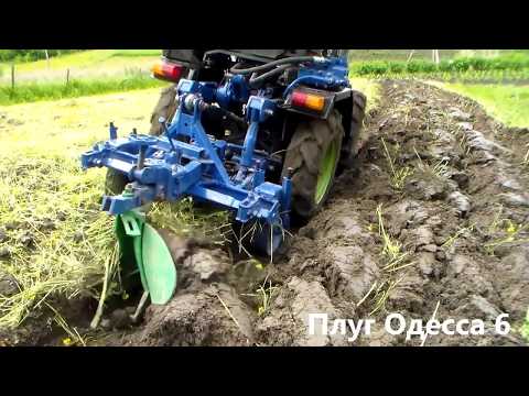 Видео: Пахота самодельным минитрактором из мотоблока на полтора га земли Плуги разные